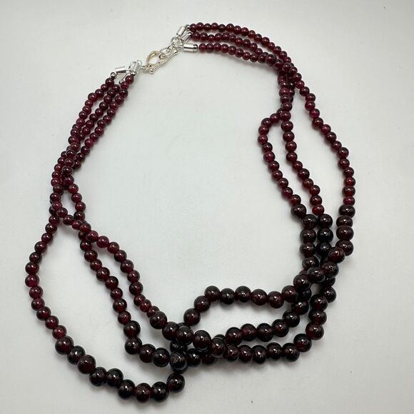 Three strands of SOLID GARNET graduated beaded necklace with silver tone clasp! - Picture 9 of 11